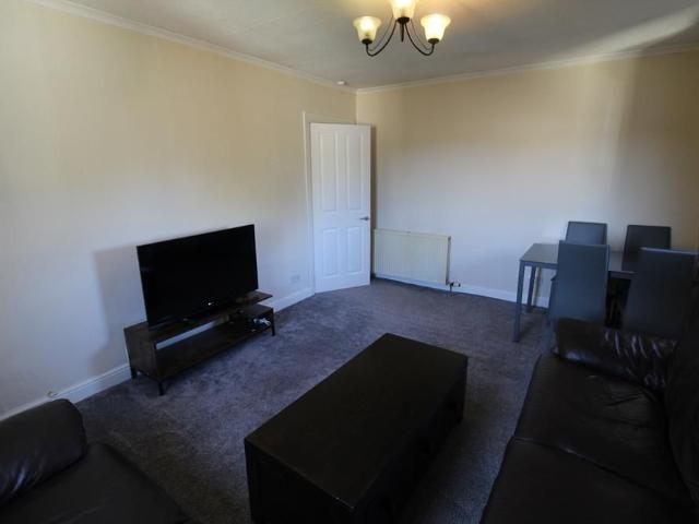 3 bedroom flat to rent