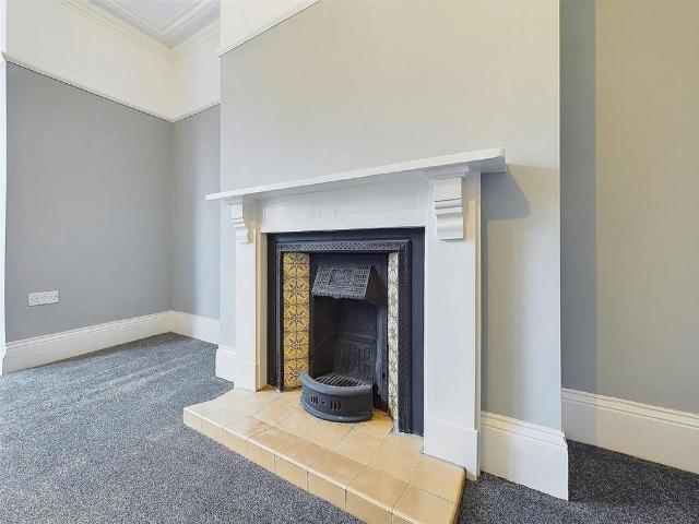 3 bedroom flat to rent