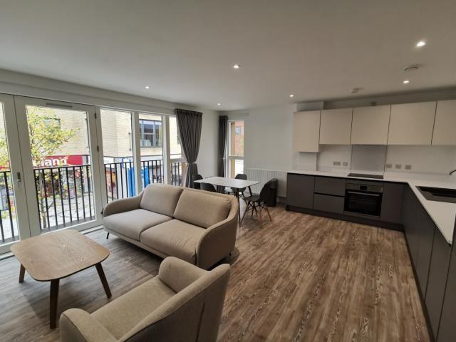 3 bedroom flat to rent