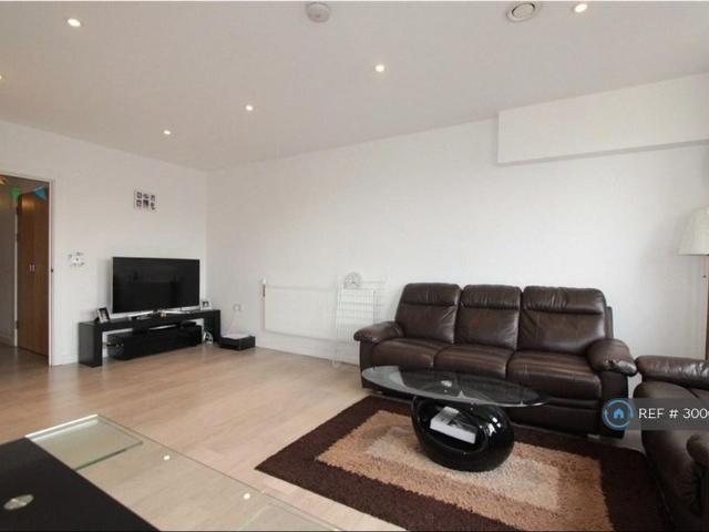 3 bedroom flat to rent