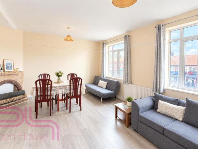 3 bedroom flat to rent