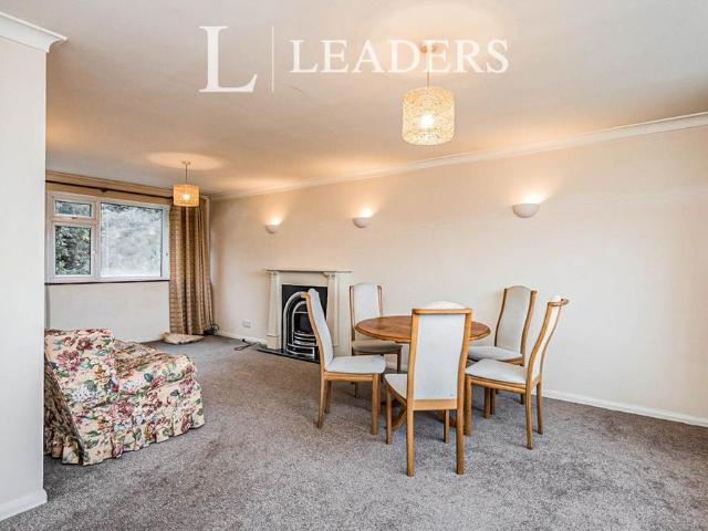 3 bedroom flat to rent
