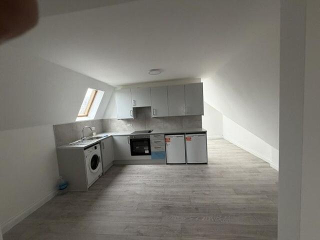 3 bedroom flat to rent