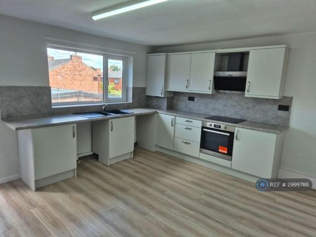 3 bedroom flat to rent