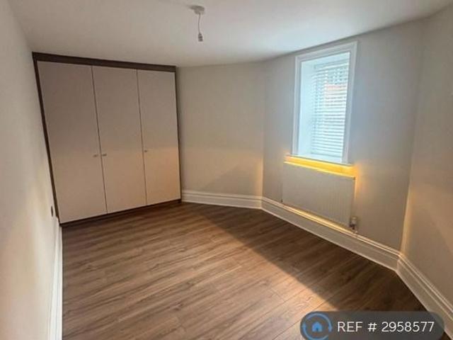 3 bedroom flat to rent