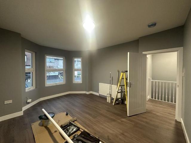 3 bedroom flat to rent