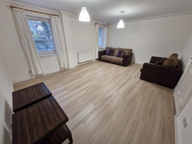 3 bedroom flat to rent