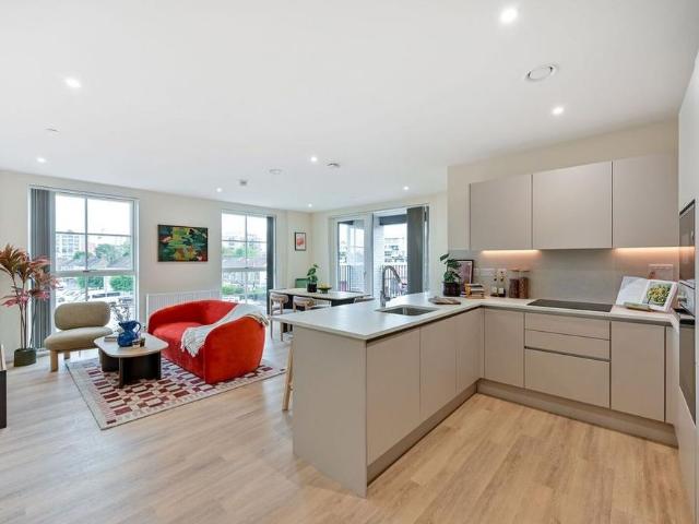 3 bedroom flat to rent