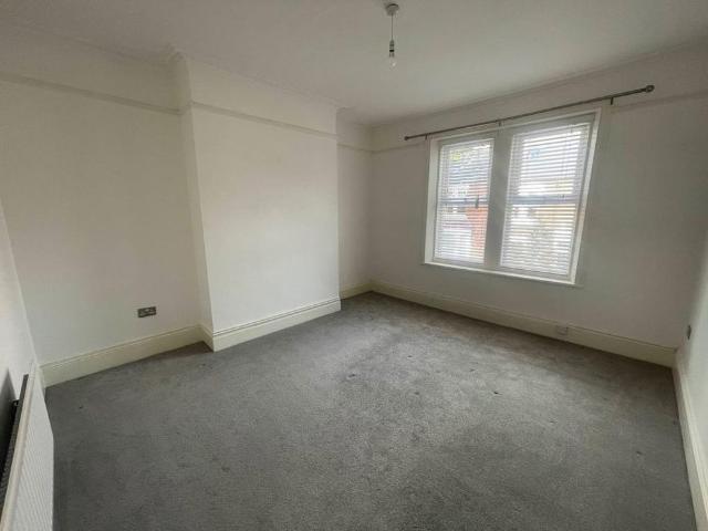 3 bedroom flat to rent