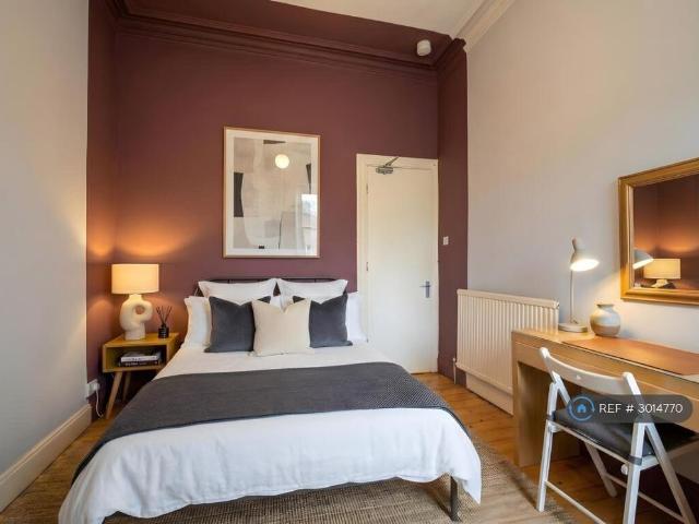 3 bedroom flat to rent