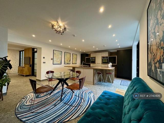 3 bedroom flat to rent