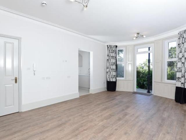 3 bedroom flat to rent