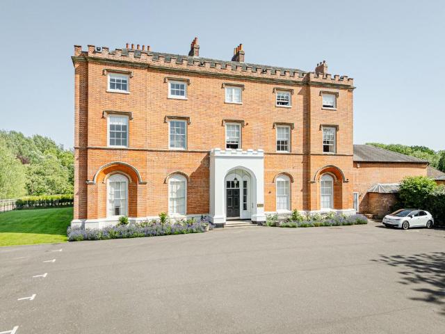3 bedroom flat to rent