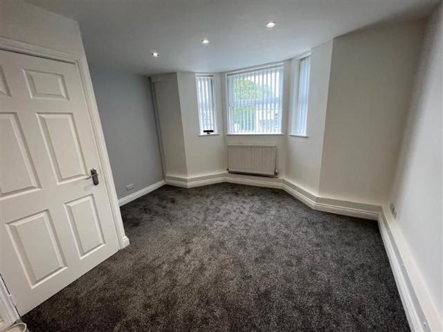 3 bedroom flat to rent