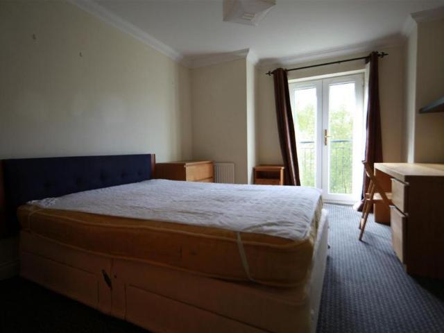 3 bedroom flat to rent