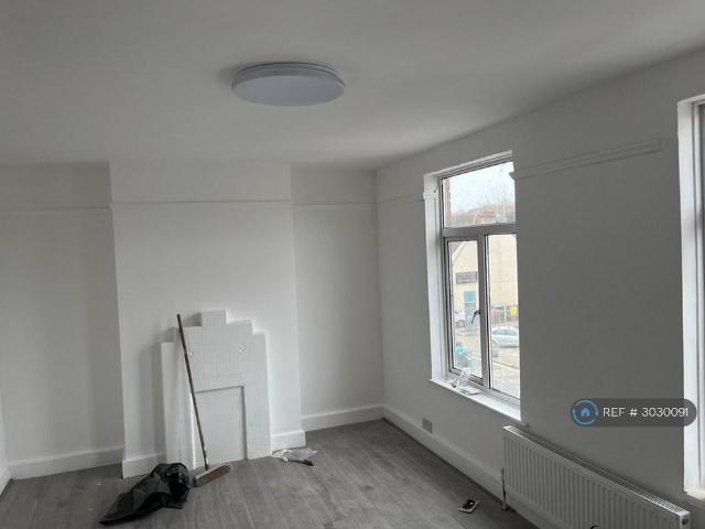 3 bedroom flat to rent