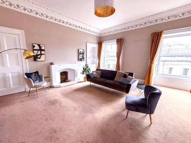 3 bedroom flat to rent