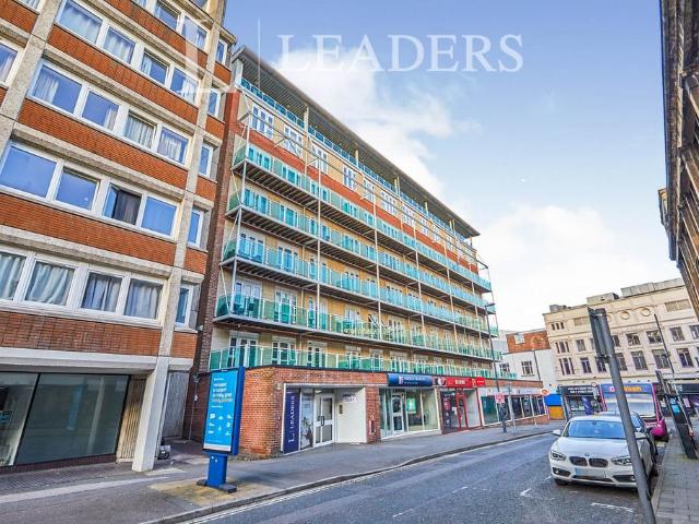 3 bedroom flat to rent