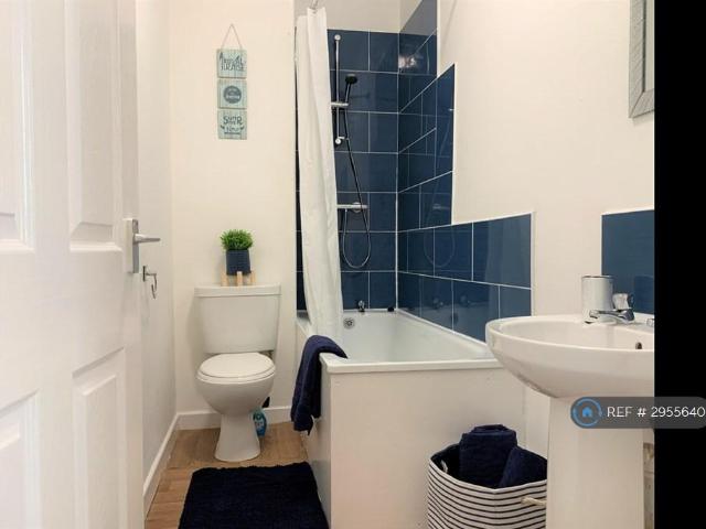 3 bedroom flat to rent