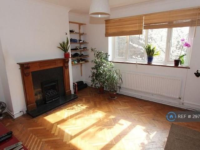 3 bedroom flat to rent