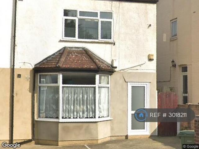 3 bedroom flat to rent