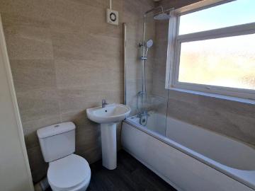 3 bedroom flat to rent