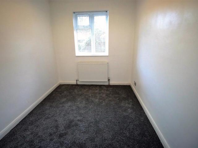 3 bedroom flat to rent