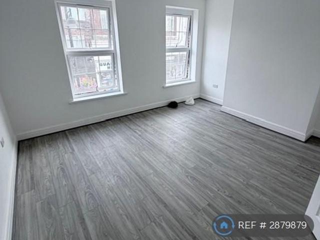 3 bedroom flat to rent