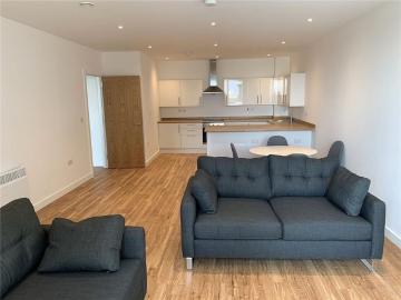3 bedroom flat to rent