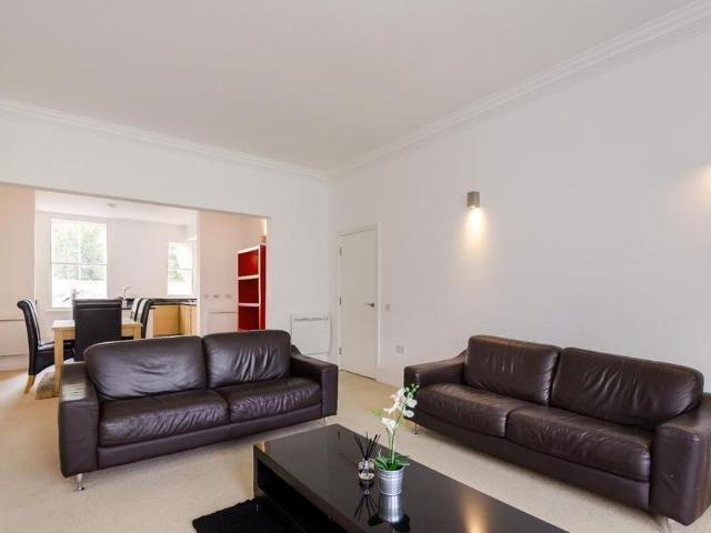 3 bedroom flat to rent