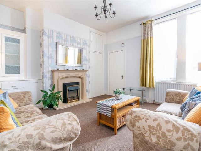 3 bedroom flat to rent