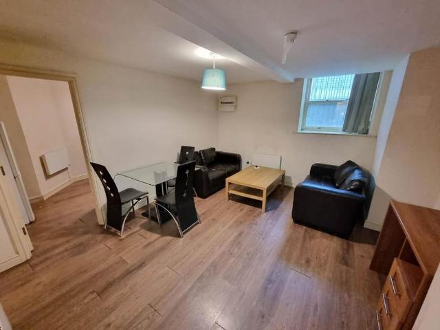 3 bedroom flat to rent