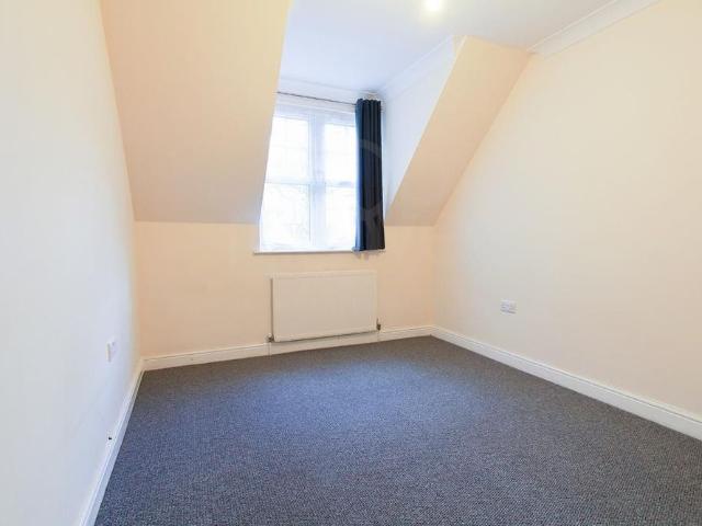 3 bedroom flat to rent