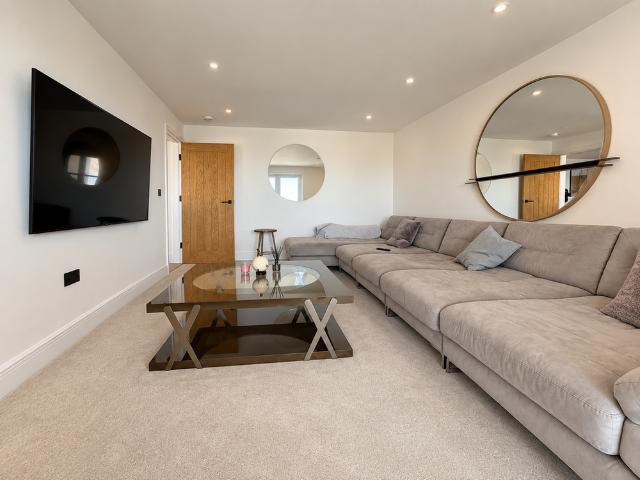 3 bedroom flat to rent