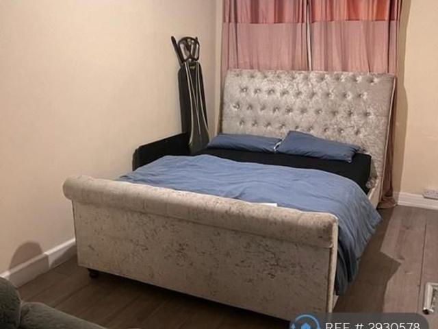 3 bedroom flat to rent