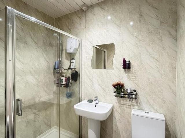 3 bedroom flat to rent