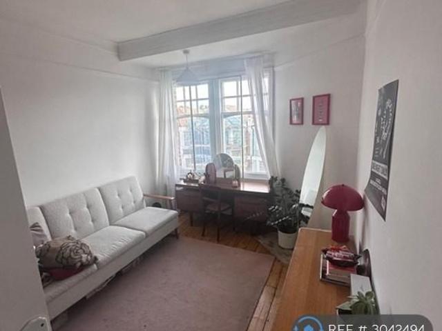 3 bedroom flat to rent