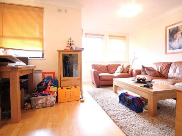 3 bedroom flat to rent