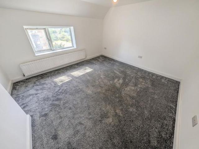 3 bedroom flat to rent