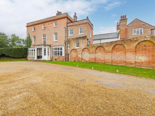 3 bedroom flat to rent