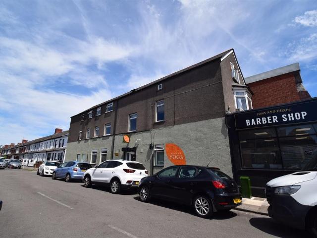 3 bedroom flat to rent