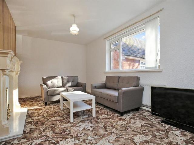 3 bedroom flat to rent