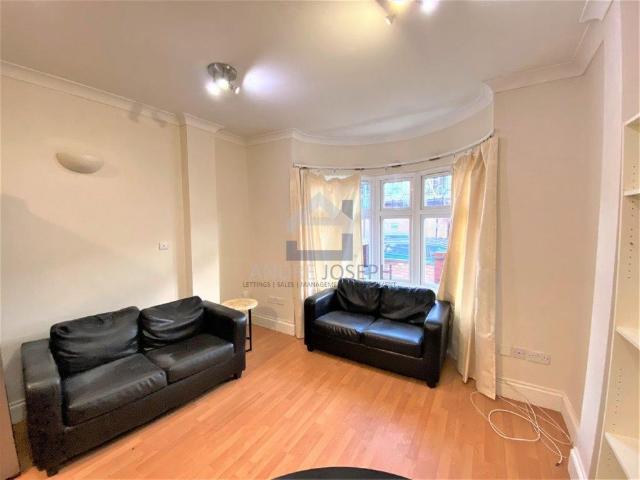 3 Bedroom Flat To Rent