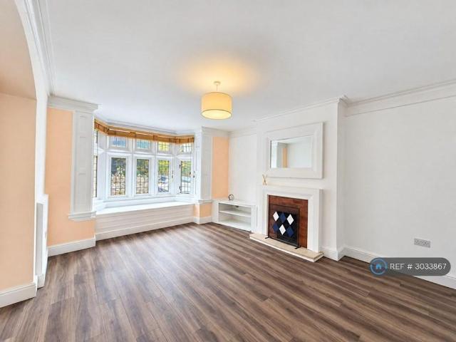 3 bedroom flat to rent