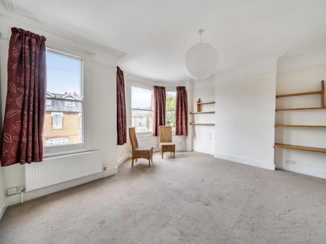 3 bedroom flat to rent