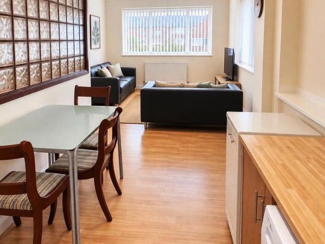 3 bedroom flat to rent