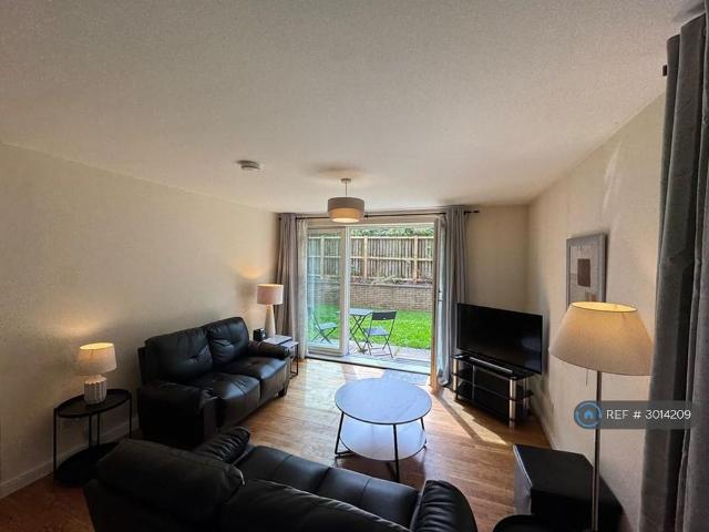 3 bedroom flat to rent