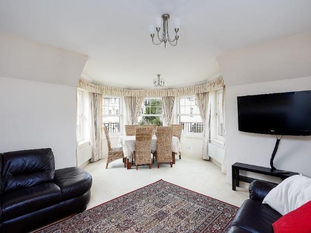 3 bedroom flat to rent