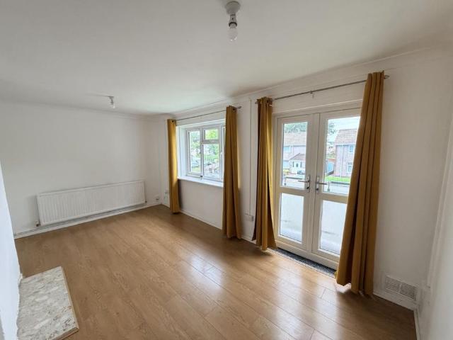 3 bedroom flat to rent