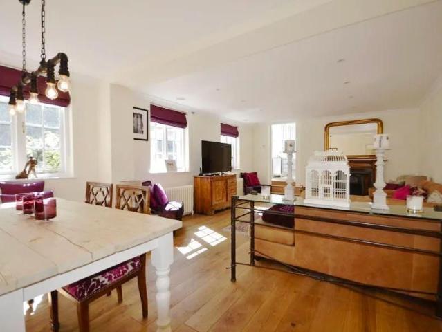 3 bedroom flat to rent